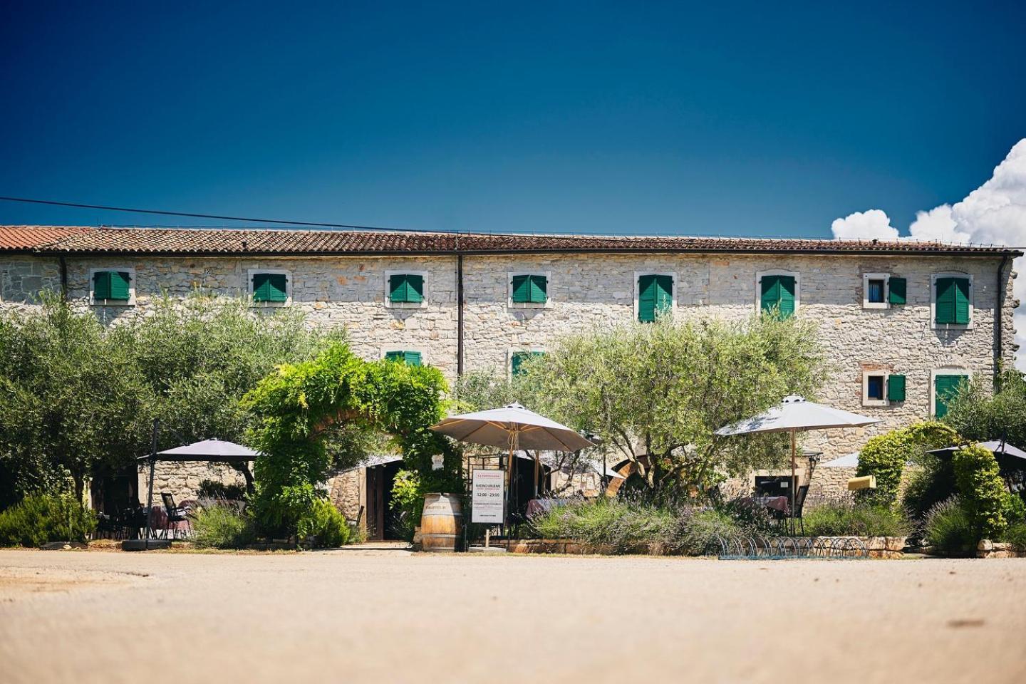 Casa Romantica La Parenzana Buje Exteriör bild