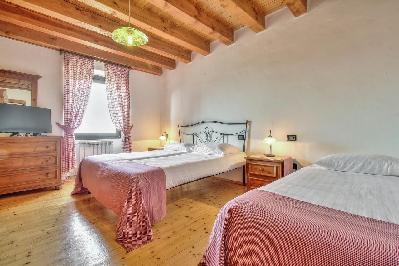 Casa Romantica La Parenzana Buje Exteriör bild